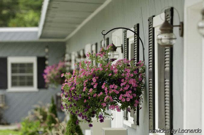 Santuit Inn Mashpee Exterior photo