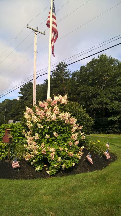 Santuit Inn Mashpee Exterior photo